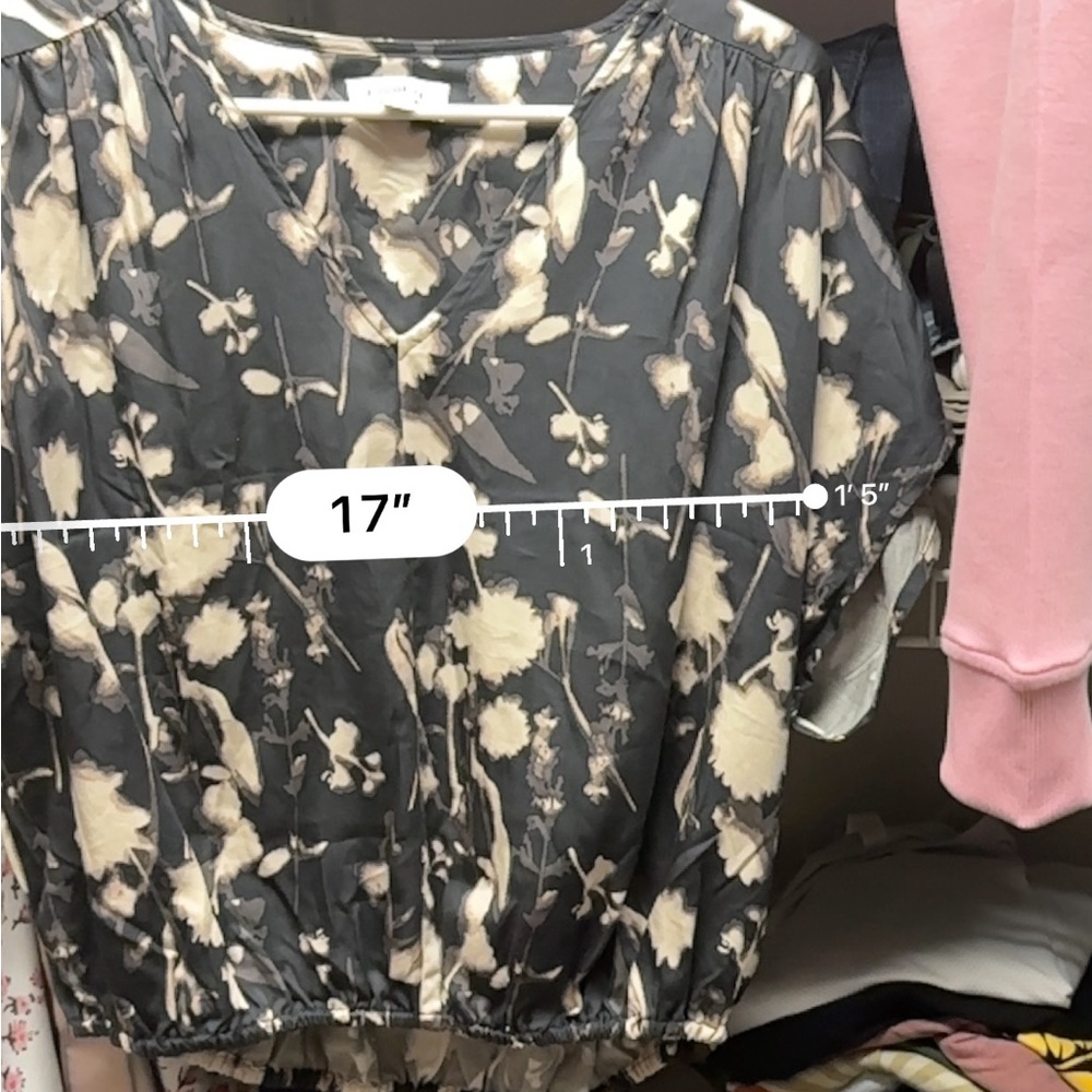 Evereve Black and Cream Floral Blouse - Picture 8 of 9